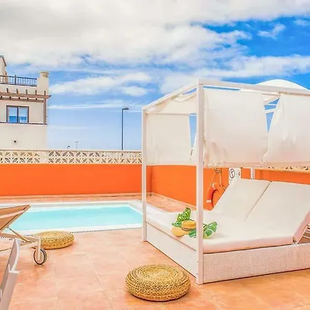 Villa Sleeps 10 Pool Wifi *
